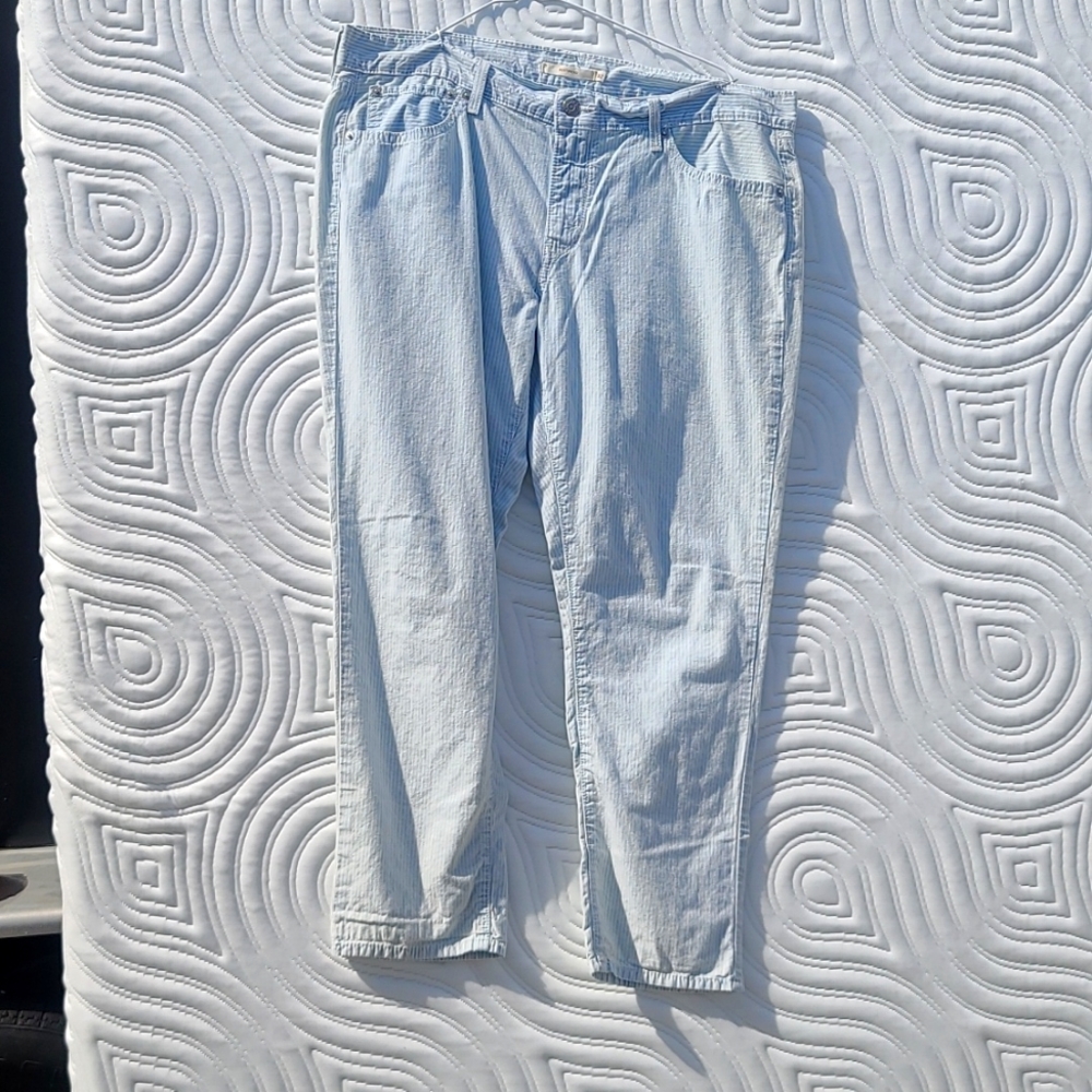 Levi Boyfriend Pin Stripe Capris